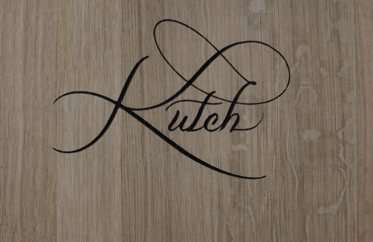 Detail wijnvat met logo Kutch