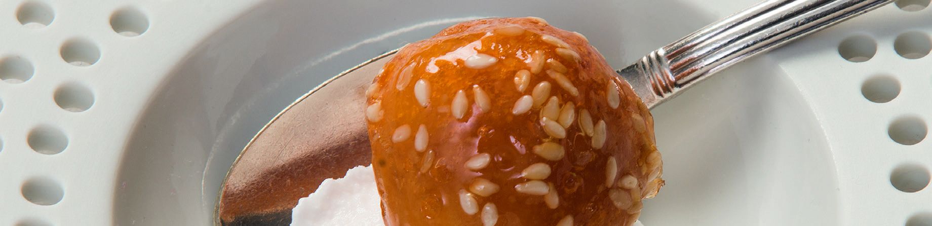 Amuse: Tomaat - Karamel - Sesam